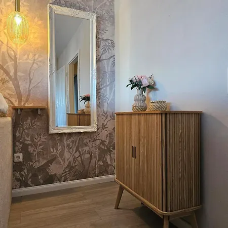 Stylish Forest View - Lejlighed